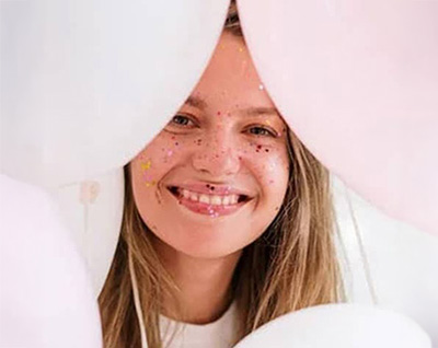 prestation-animatrice-toulouse Portrait de présentation d'animatrice à Toulouse