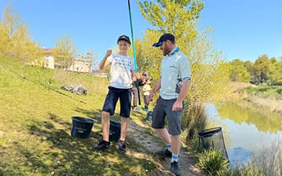Victor qui explique la pêche